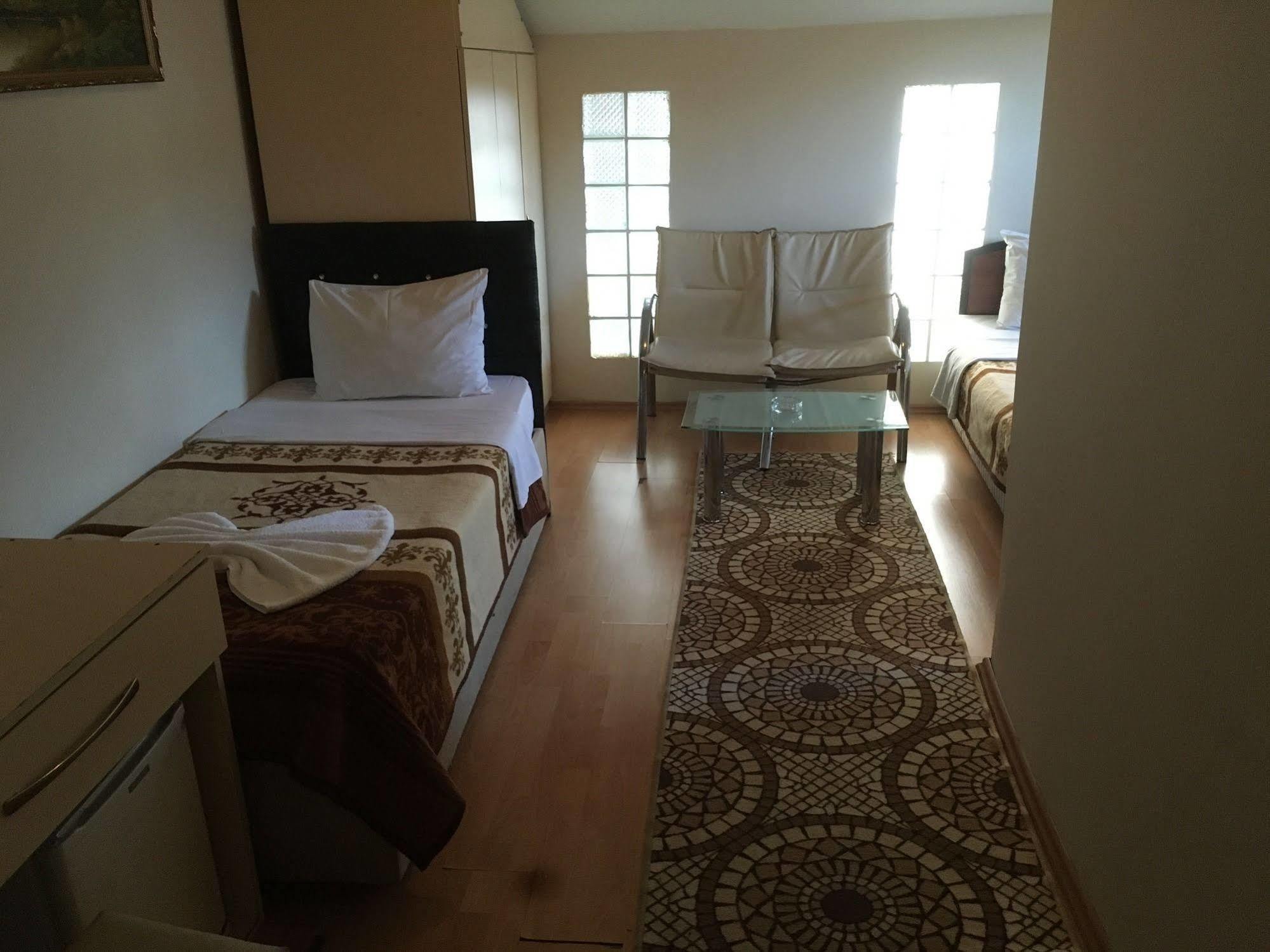 Oeruen Hotel イスタンブール エクステリア 写真